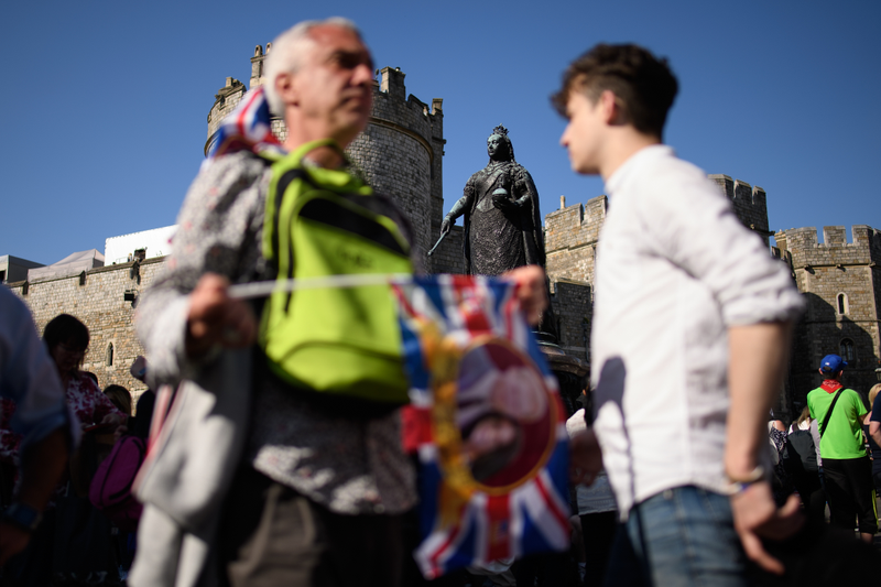 Illustration for article titled Standing in the Shadow of the Monarchy at the Royal Wedding